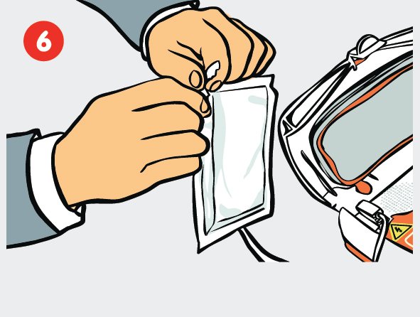 6-as žingsnis – defibriliatoriaus elektrodų pakuotės atidarymas
